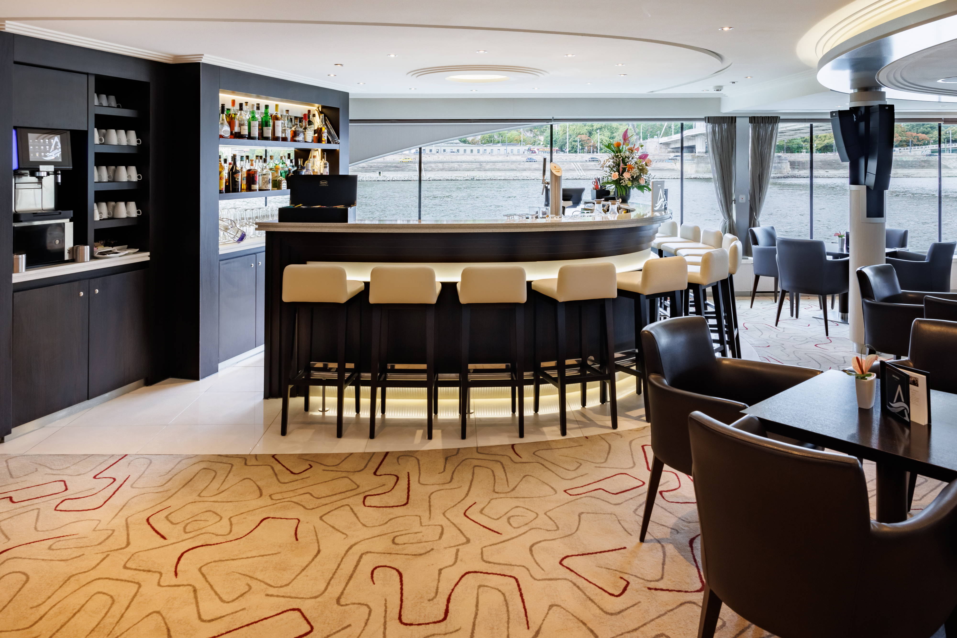 Avalon Tranquility II - Panorama Lounge